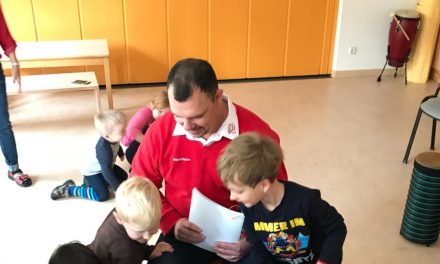 Die Kinder des Kinderhaus Freiberg freuen sich über ein Entdeckerpaket
